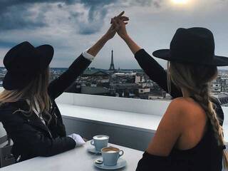 エロティックなビデオチャット SweetRomanc