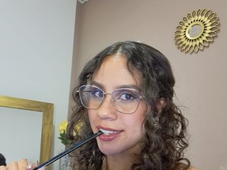 エロティックなビデオチャット SylvannaMorelli