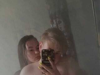 エロティックなビデオチャット Tanya-and-Sara