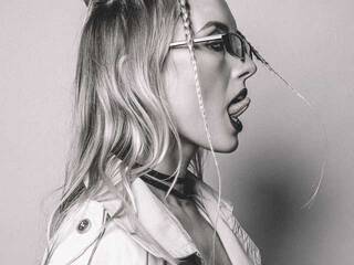 エロティックなビデオチャット technobabe