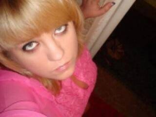 エロティックなビデオチャット teenyblond