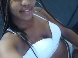 エロティックなビデオチャット ThamaraSisse