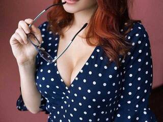 エロティックなビデオチャット thaylor1