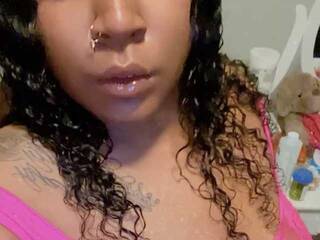 エロティックなビデオチャット Thicaliciouss