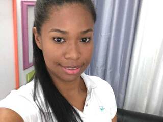 エロティックなビデオチャット Thisis-Milly