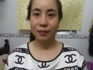 エロティックなビデオチャット Thithi90