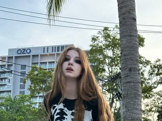 エロティックなビデオチャット ThreeHannahhh