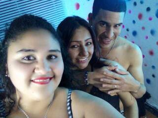 エロティックなビデオチャット Threesomeweb1