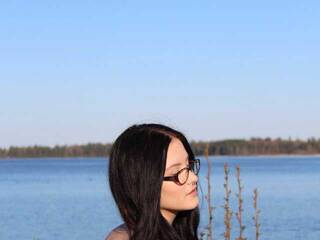 エロティックなビデオチャット ThuyHornick