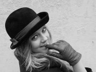 エロティックなビデオチャット tiinna