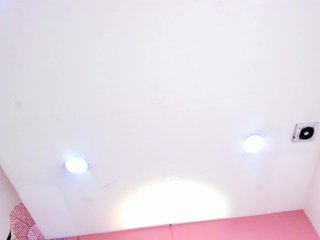エロティックなビデオチャット tiiny-emilly