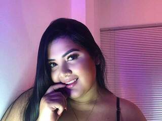 エロティックなビデオチャット TINAHILLS