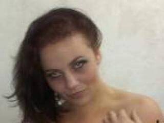 エロティックなビデオチャット tinalion