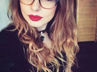 エロティックなビデオチャット tinamelisa