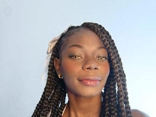 エロティックなビデオチャット tiny-sexy-ebony