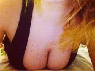 エロティックなビデオチャット titsbaaby