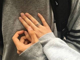 エロティックなビデオチャット DontLookPlease