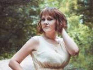 エロティックなビデオチャット triadakiss