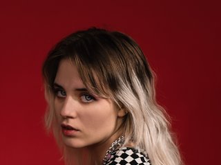 エロティックなビデオチャット Tricky-Pixy