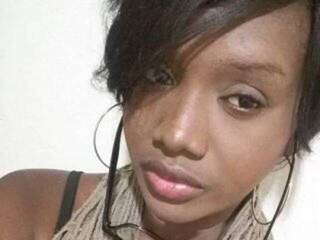 エロティックなビデオチャット Tryana-bars