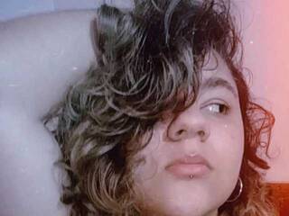 エロティックなビデオチャット tuti-lii