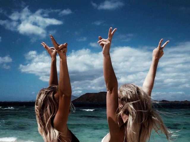 プロフィールの写真 twosexyandhotgirls