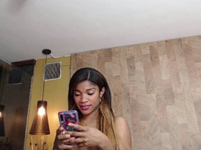 ブロードキャストスクリーンショット tyra-campbell