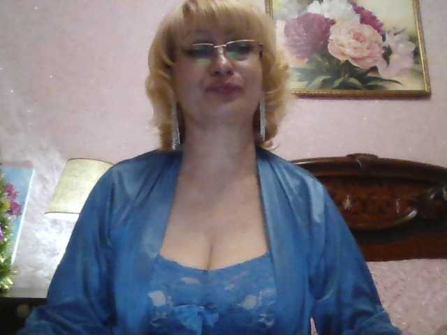 写真 _mamasita_ Greetings, my dears: * Welcome im my room. I will be glad to your attention and gifts :) I'm collecting tokens for a better camera. Need @remain :*