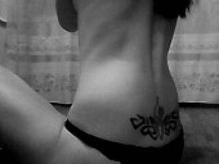 エロティックなビデオチャット vesperlynd