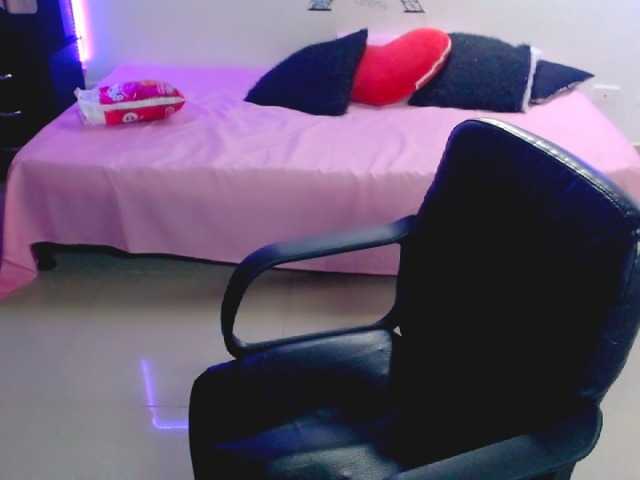 ブロードキャストスクリーンショット vicky-davila