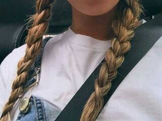 エロティックなビデオチャット Vicsi30