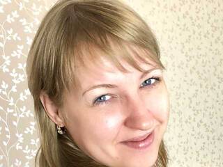 エロティックなビデオチャット VikkiFox