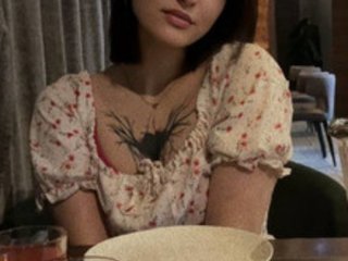 エロティックなビデオチャット VikkiHamilton