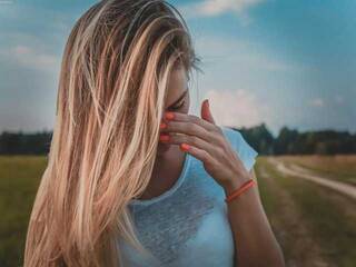 エロティックなビデオチャット violadaves