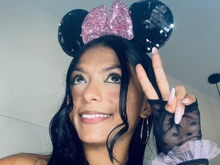 エロティックなビデオチャット VioletAss