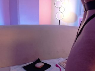 エロティックなビデオチャット ViolettCastel