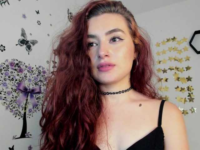 写真 violetwatson- Today I am very playful, do you want to come and try me! Goal: 1500 tokens