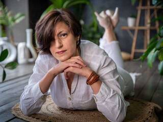 エロティックなビデオチャット Vivian-Violet