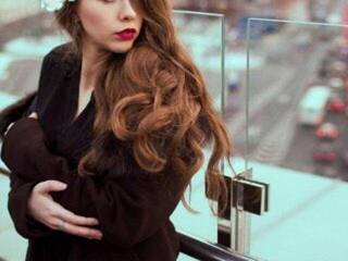 エロティックなビデオチャット _Laura_