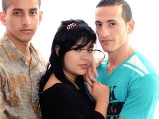 エロティックなビデオチャット WendyAndKyle