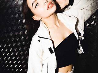 エロティックなビデオチャット BellaWow