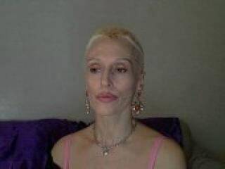 エロティックなビデオチャット xamandax