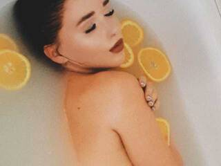 エロティックなビデオチャット XOlina