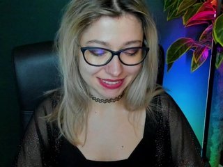 エロティックなビデオチャット xxHeidiLove