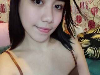 エロティックなビデオチャット xXsweetEza