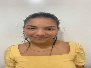 エロティックなビデオチャット yalitzasundar