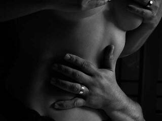 エロティックなビデオチャット YaraHotCandy