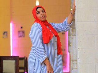 エロティックなビデオチャット Yaralov