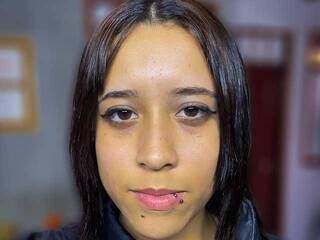 エロティックなビデオチャット Yessica-montero