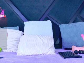 エロティックなビデオチャット YesyHills